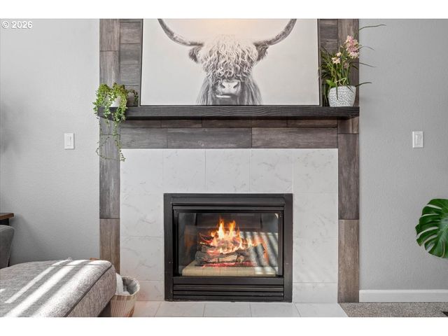 1200 Nw THORN Dr, Albany, OR 97321