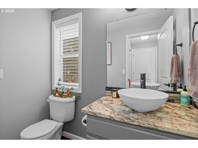 1200 Nw THORN Dr, Albany, OR 97321