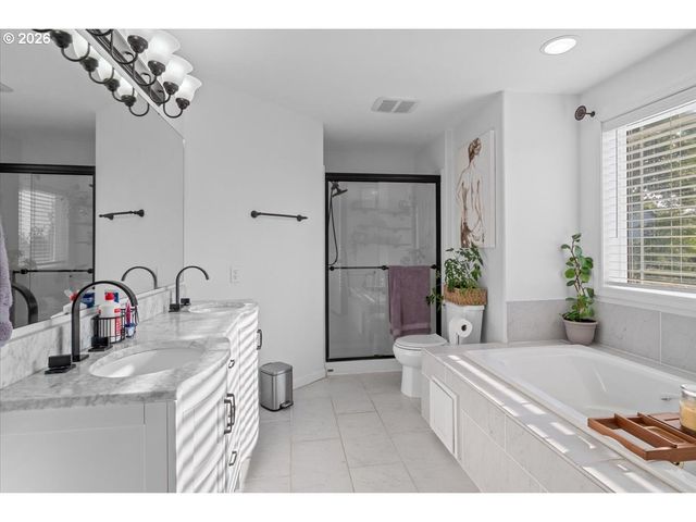 1200 Nw THORN Dr, Albany, OR 97321