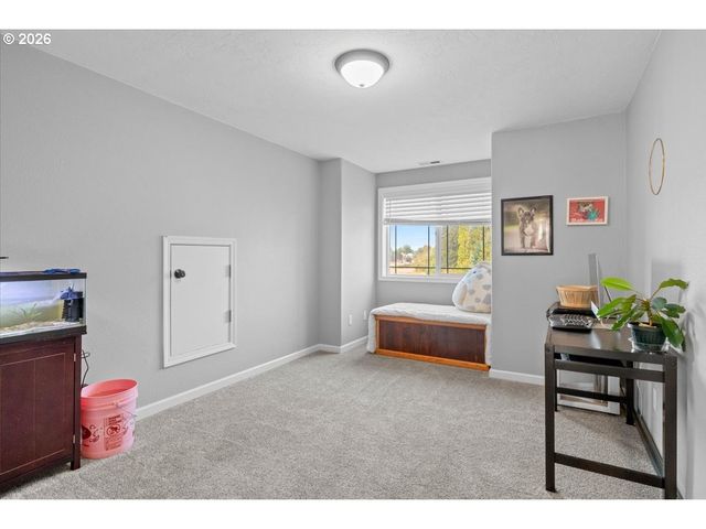 1200 Nw THORN Dr, Albany, OR 97321