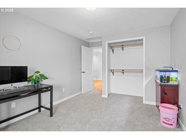1200 Nw THORN Dr, Albany, OR 97321