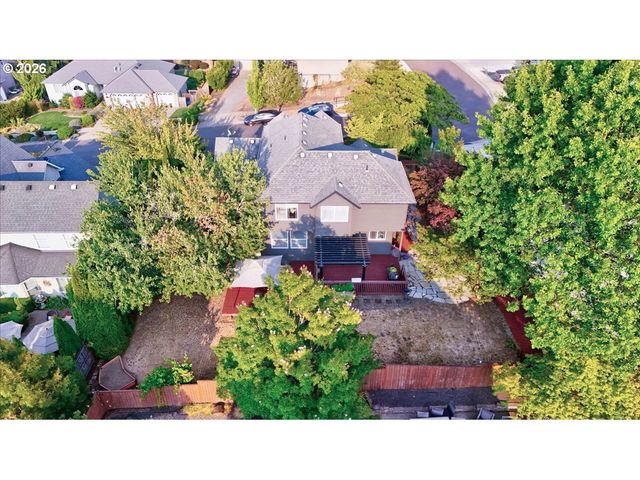 1200 Nw THORN Dr, Albany, OR 97321