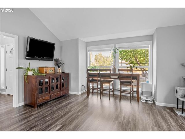 1200 Nw THORN Dr, Albany, OR 97321