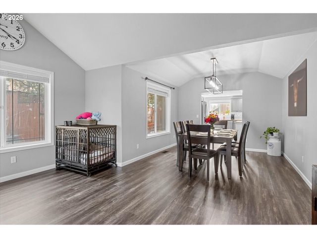 1200 Nw THORN Dr, Albany, OR 97321