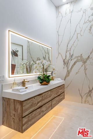 1166 San Ysidro Drive, Beverly Hills, CA 90210