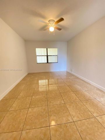 8290 Lake Dr 449, Doral, FL 33166