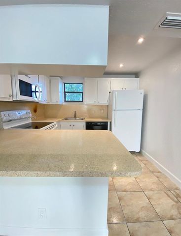 8290 Lake Dr 449, Doral, FL 33166