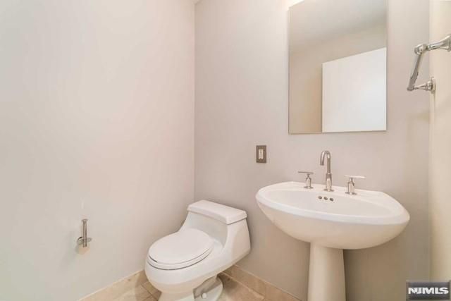 1807 Hudson Park, Edgewater, NJ 07020