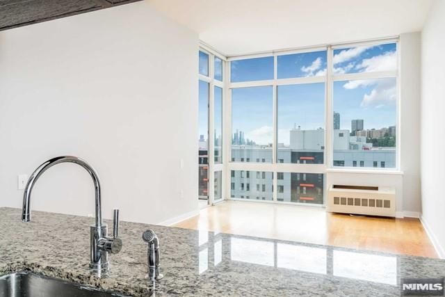 1807 Hudson Park, Edgewater, NJ 07020