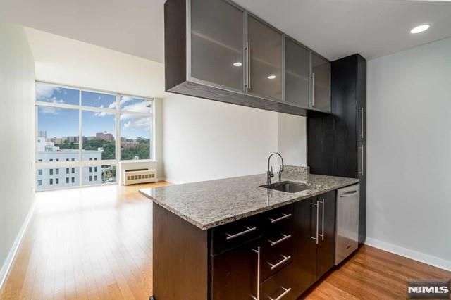 1807 Hudson Park, Edgewater, NJ 07020