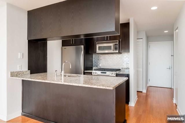1807 Hudson Park, Edgewater, NJ 07020