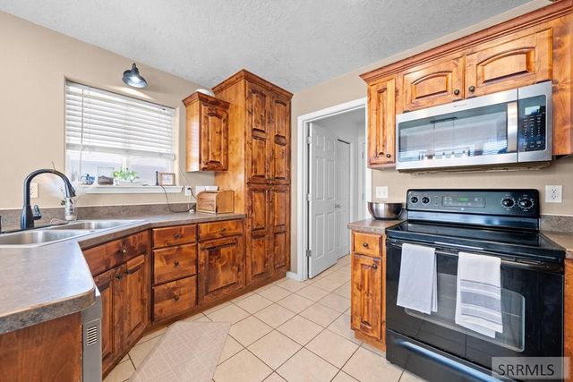 4877 Sabrina, Chubbuck, ID 83201