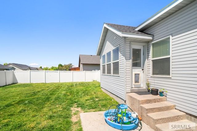 4877 Sabrina, Chubbuck, ID 83201