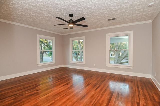 1031 Meyer Street, Sealy, TX 77474