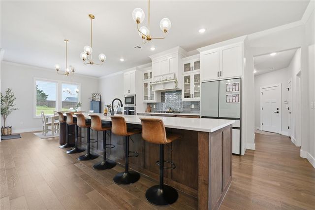 9921 Oakwood Drive, Edmond, OK 73025