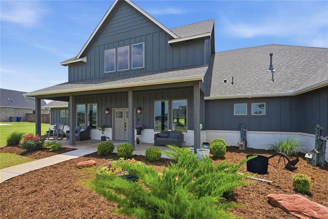 9921 Oakwood Drive, Edmond, OK 73025
