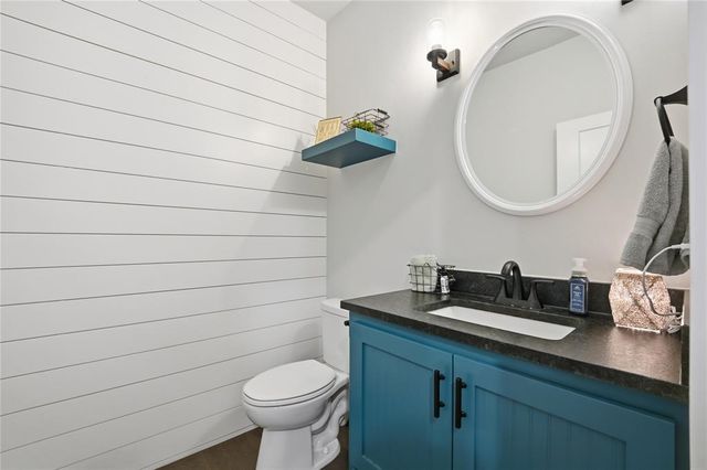 9921 Oakwood Drive, Edmond, OK 73025