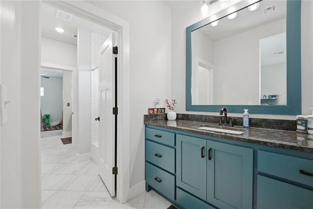 9921 Oakwood Drive, Edmond, OK 73025