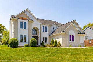 4136 Oakland Ridge Drive, Orion Charter Township, MI 48359