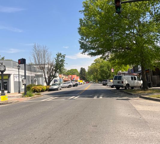 102 W 8th Street, Chickamauga, GA 30707