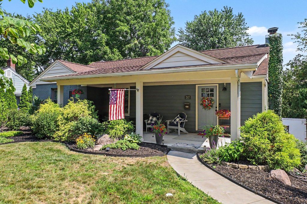 207 W Russell Street, Saline, MI 48176