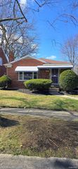 19189 Berden Street, Grosse Pointe, MI 48236