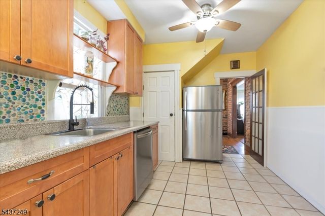 126 Berwyn St, Roselle Park Boro, NJ 07204