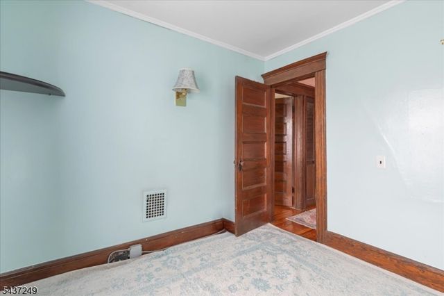 126 Berwyn St, Roselle Park Boro, NJ 07204