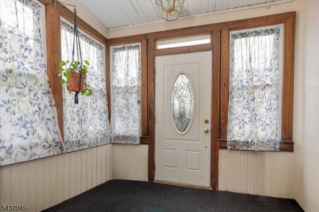 126 Berwyn St, Roselle Park Boro, NJ 07204