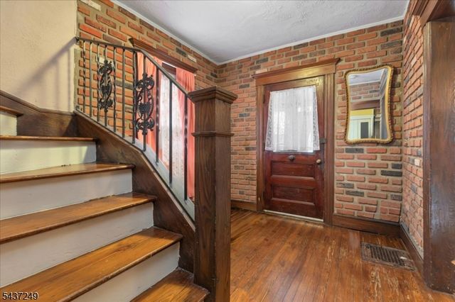 126 Berwyn St, Roselle Park Boro, NJ 07204