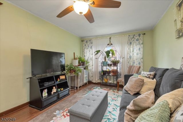 126 Berwyn St, Roselle Park Boro, NJ 07204