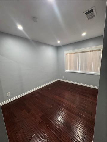 8739 Tyrone Ave, Panorama City, CA 91402