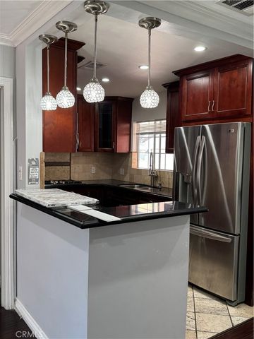 8739 Tyrone Ave, Panorama City, CA 91402