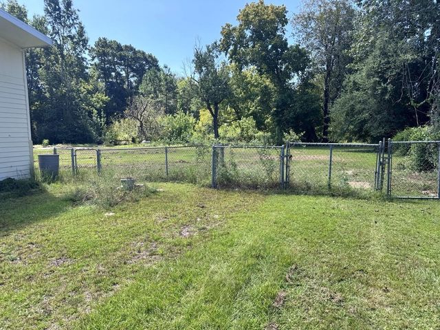 25145 Highway 321, Cleveland, TX 77327