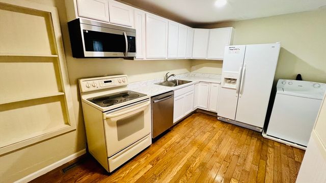 67 Amherst Rd 67, South Hadley, MA 01075