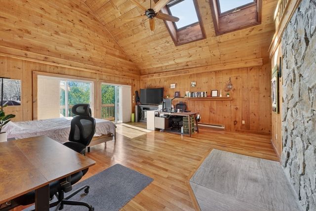 67 Amherst Rd 67, South Hadley, MA 01075