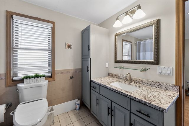 67 Amherst Rd 67, South Hadley, MA 01075