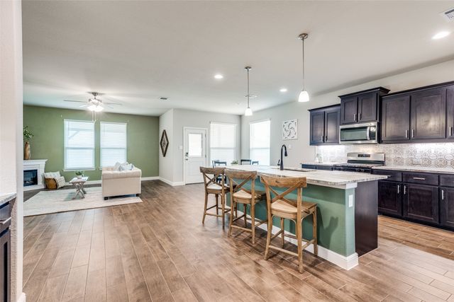 144 Windmill Drive, Rhome, TX 76078