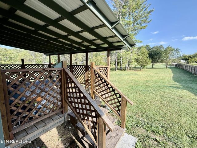 1475 Taylor Place Rd, Jamestown, TN 38556