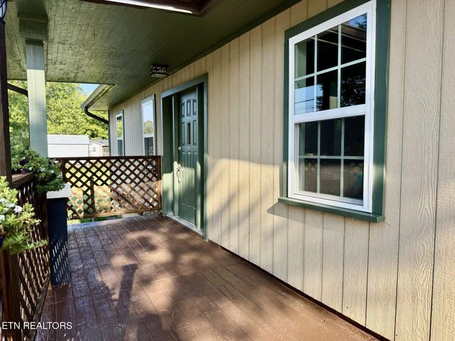 1475 Taylor Place Rd, Jamestown, TN 38556