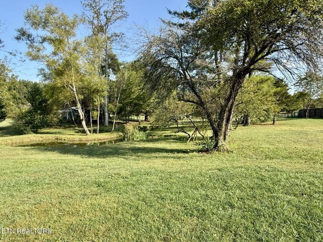 1475 Taylor Place Rd, Jamestown, TN 38556