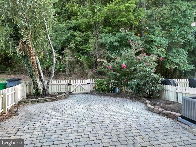 18 TYNEMOUTH CT, Robbinsville, NJ 08691