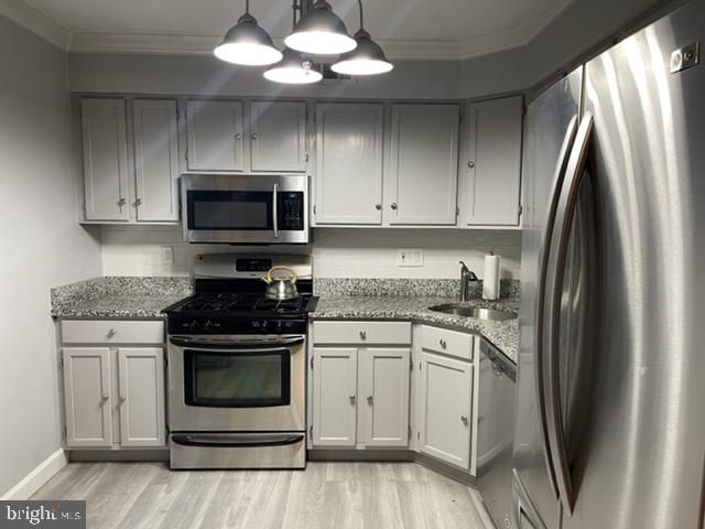 18 TYNEMOUTH CT, Robbinsville, NJ 08691