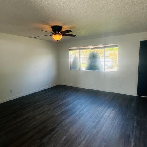 71 Tracy Avenue 71 & 73, Eagle Point, OR 97524