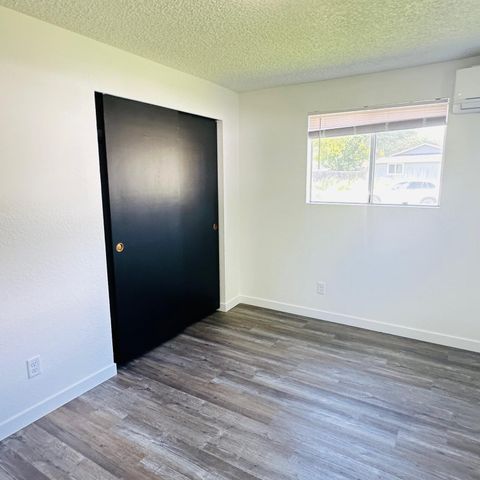 71 Tracy Avenue 71 & 73, Eagle Point, OR 97524