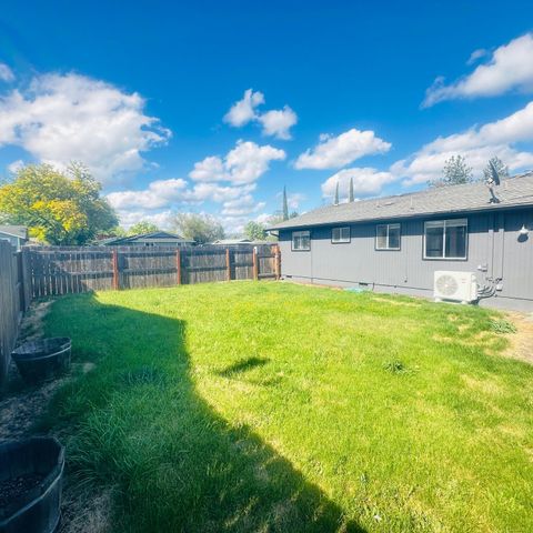 71 Tracy Avenue 71 & 73, Eagle Point, OR 97524