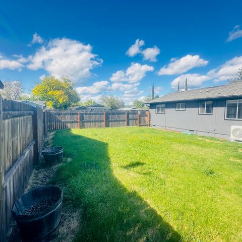 71 Tracy Avenue 71 & 73, Eagle Point, OR 97524