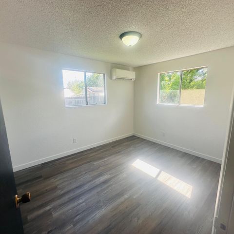 71 Tracy Avenue 71 & 73, Eagle Point, OR 97524