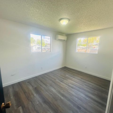 71 Tracy Avenue 71 & 73, Eagle Point, OR 97524