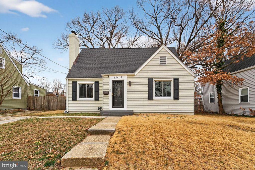 6910 GATEWAY BLVD, District Heights, MD 20747